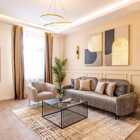 Luxury & Classy Central Apartment With 3Bedrm, 2Bathrm Budapest Luaran gambar
