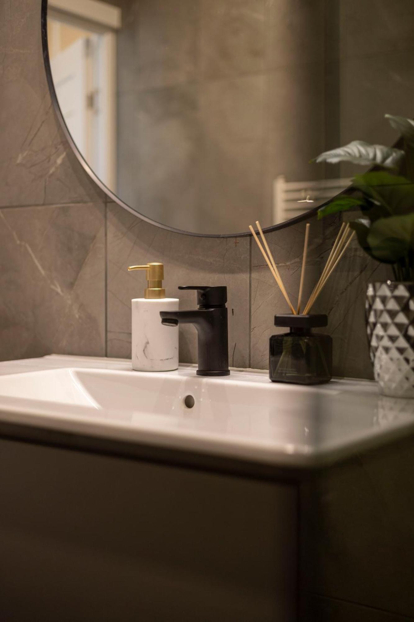 Luxury & Classy Central Apartment With 3Bedrm, 2Bathrm Budapest Luaran gambar